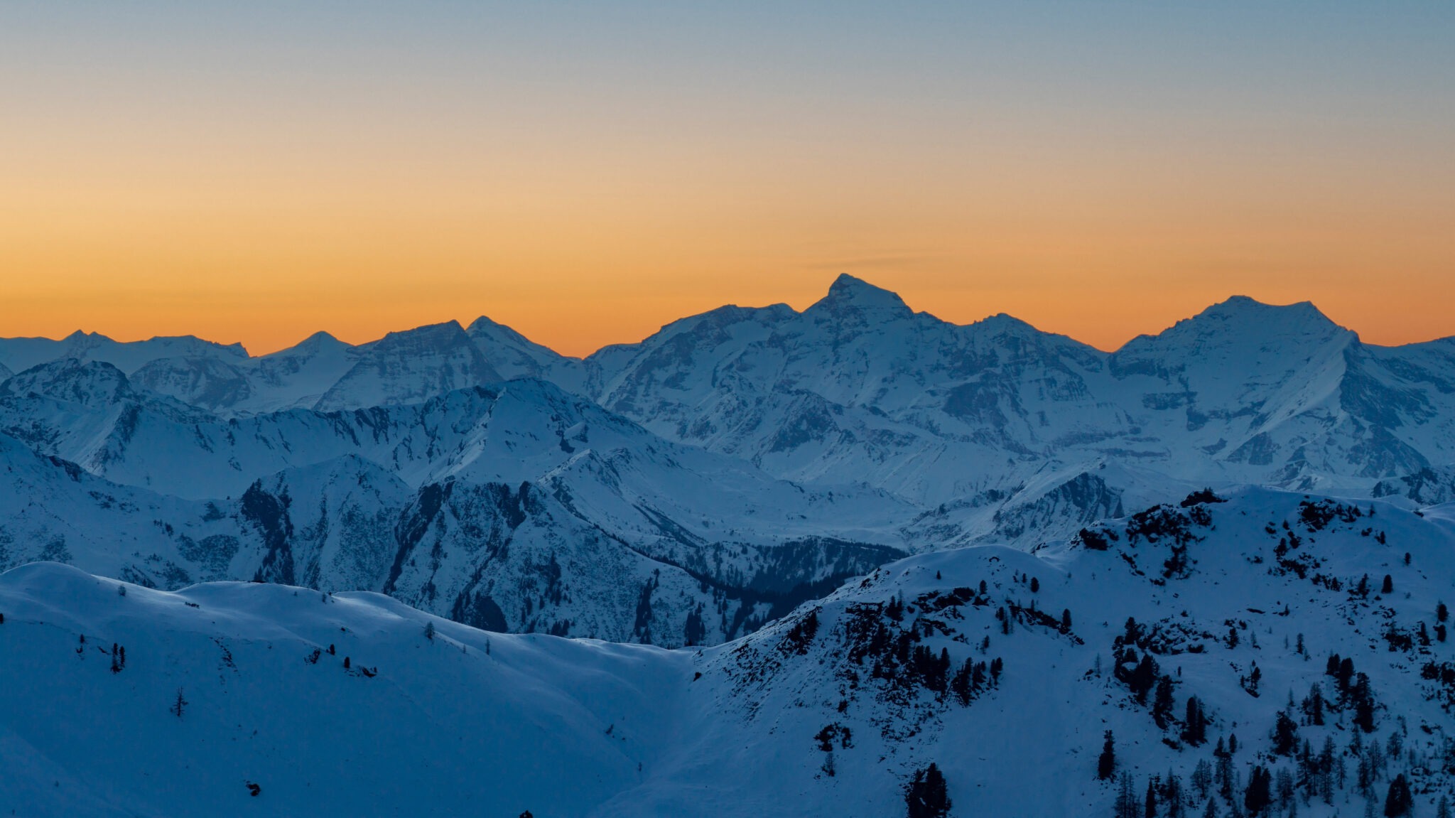 Drohnenaufnahme Alpen