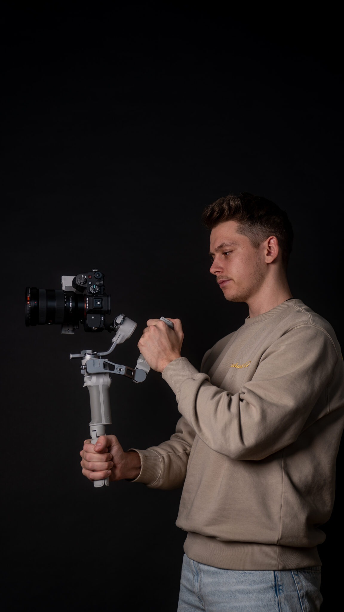 Videograf Tobias Brandl beim Filmen