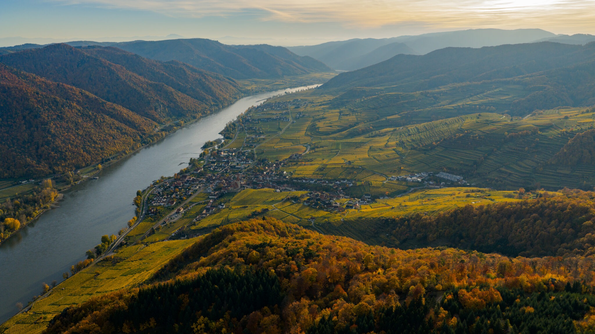 Wachau Drohnenaufnahme Sommer