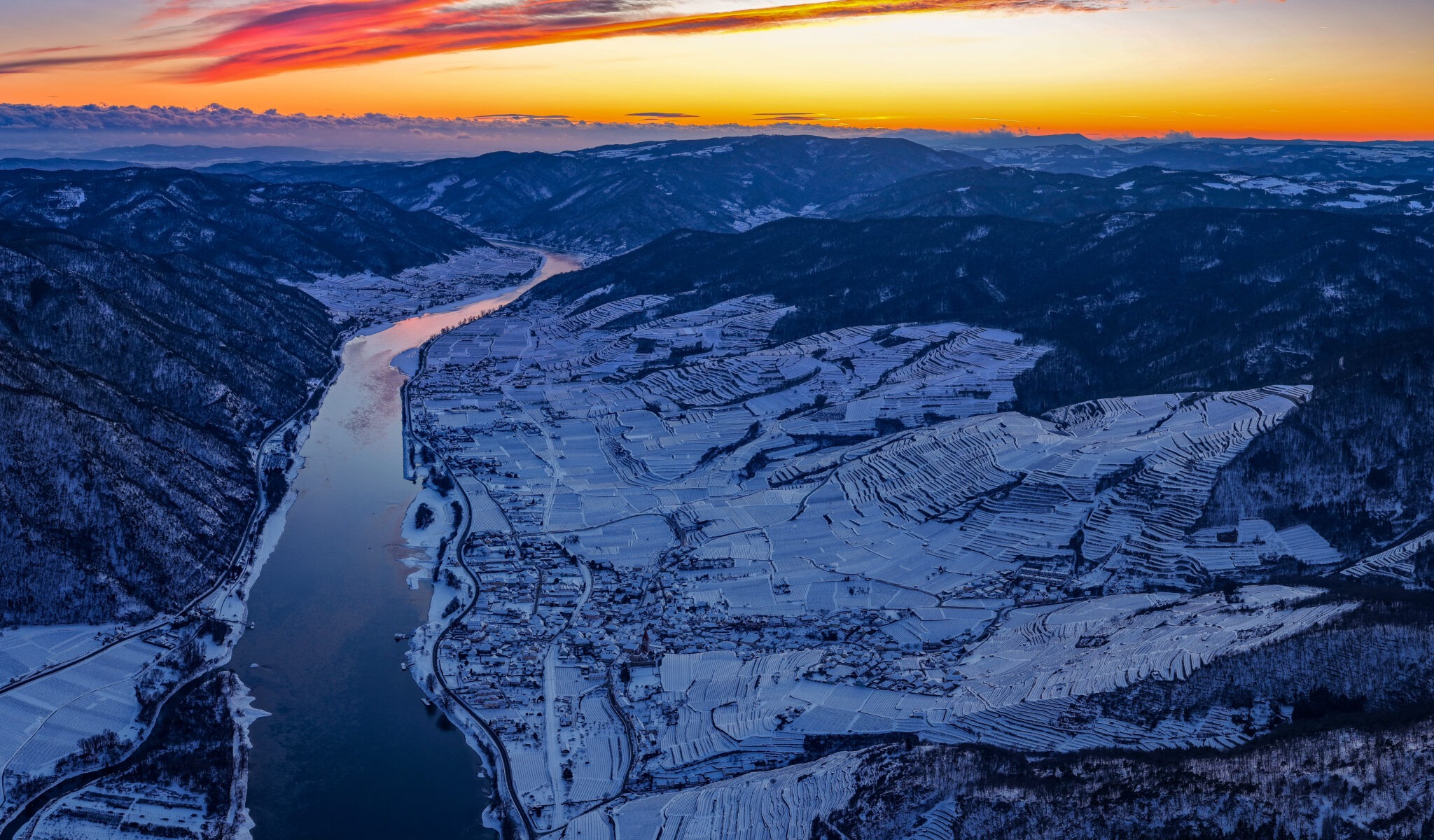 Wachau Drohnenaufnahme Sommer